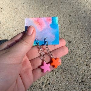 Pink and orange star earrings⭐️